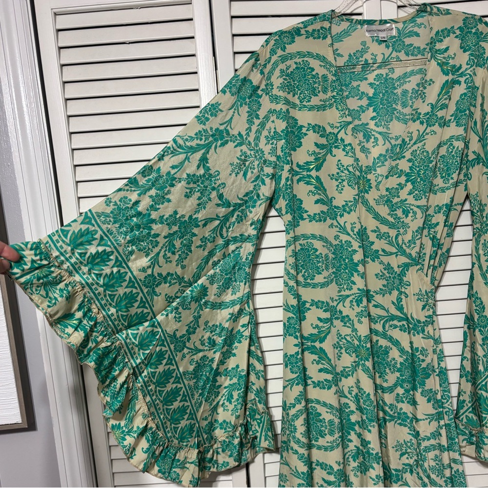 Chic Green Patterned Long Sleeve Full Wrap Dress - image 2